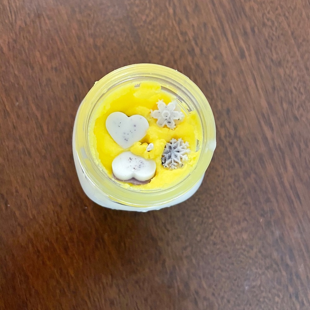 Citrus candle with whipped wax